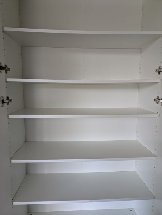 Biała Szafa pax z półkami