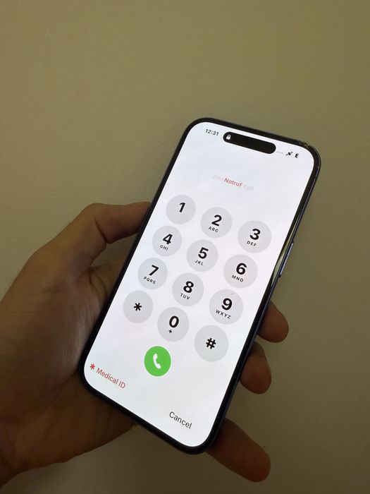 Iphone 16 niebeski uszkodzony