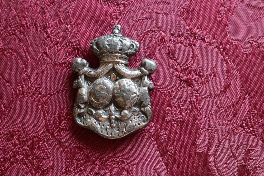 Armas Reais da Rainha D. Maria Pia com manto em estanho, raras