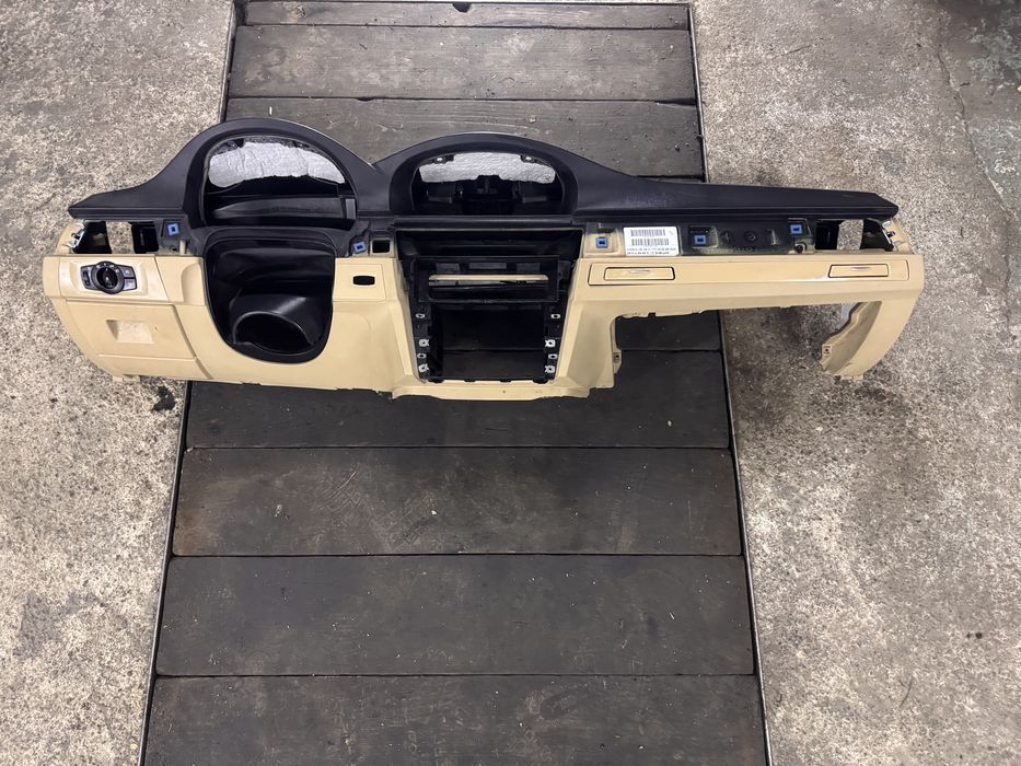 BMW e90 e91 konsola pod navi kubki poduszka airabg