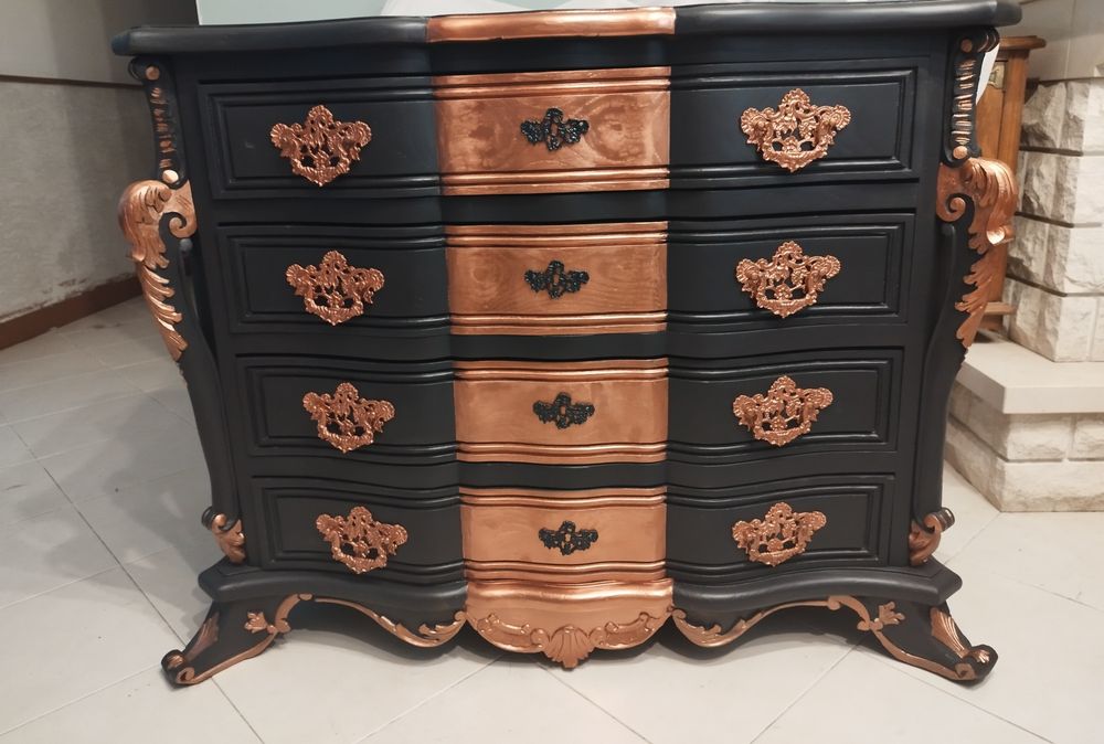 Cómoda estilo D. José requintada