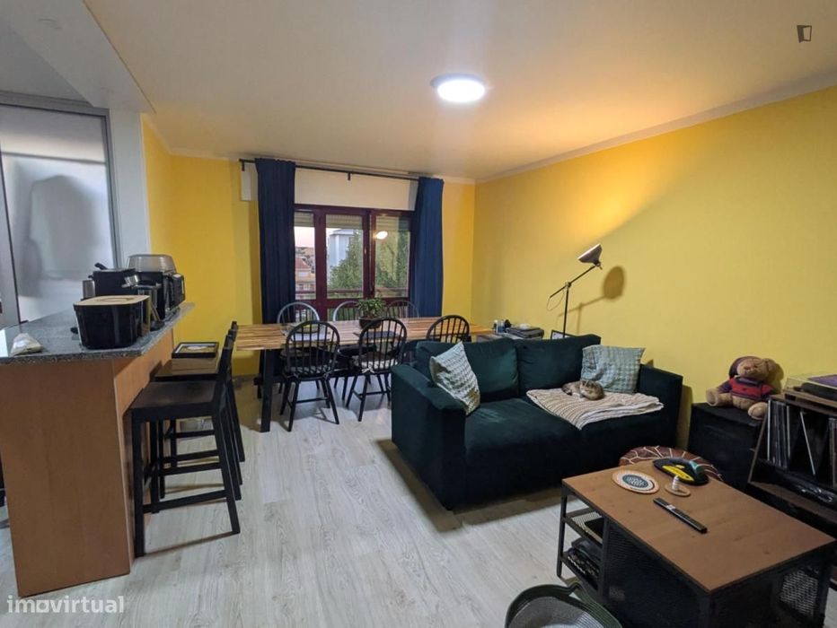 Quarto - localizado em Ramalde Porto