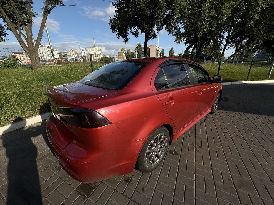 Lancer 10 2011 2.0 автомат / газ