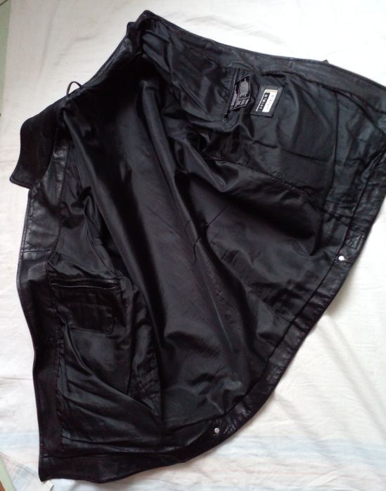 Чоловіча шкіряна куртка