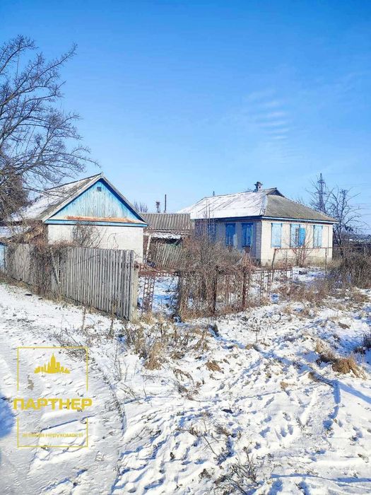 Продаж  будинку   Кременчук + 50 соток землі.