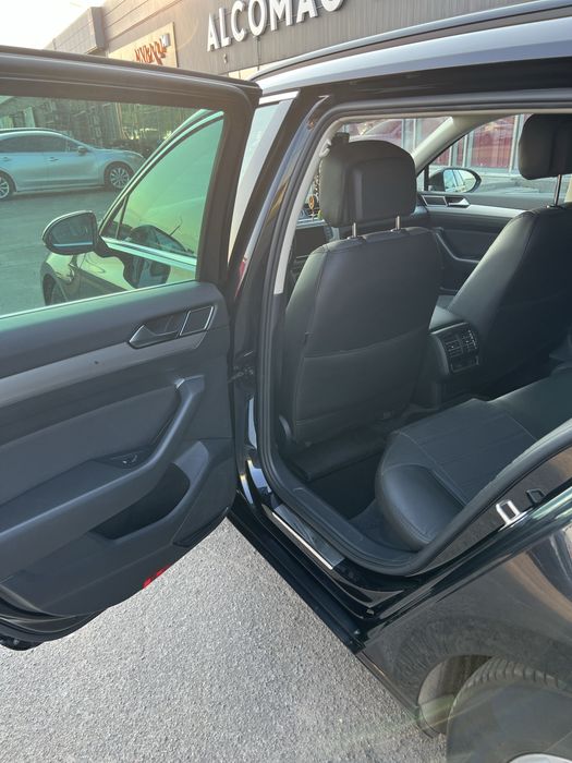 Продам Volkswagen Passat 2016