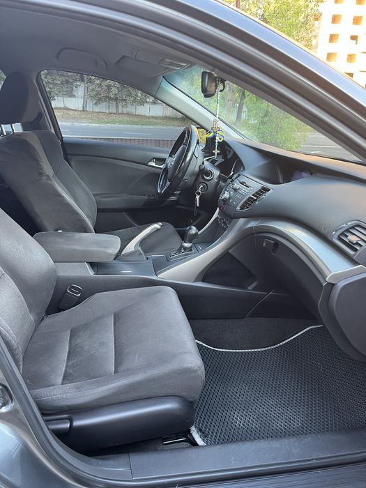 Легковий автомобіль