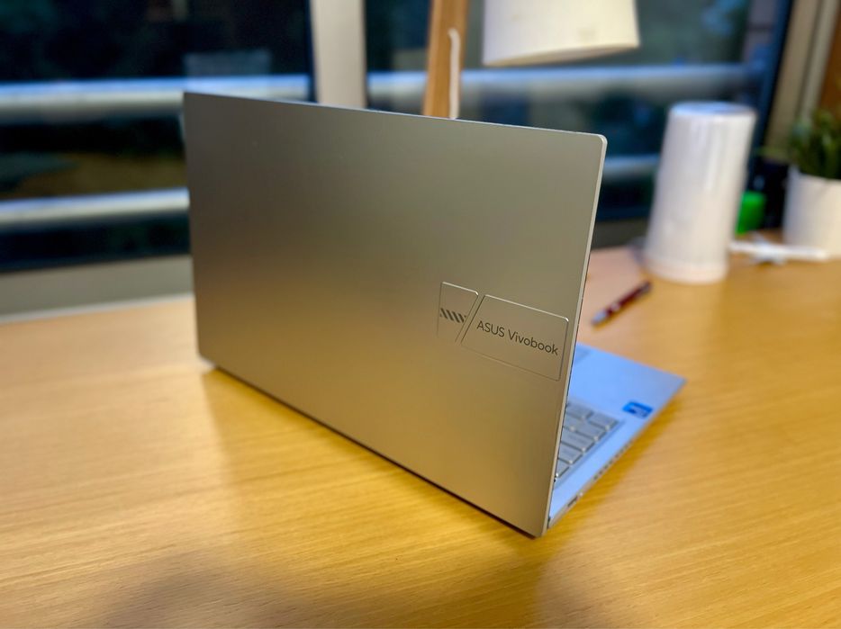 Asus Vivobook  OLed Excelente estado