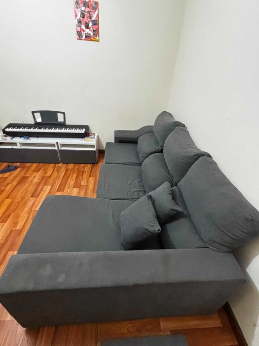 Sofá 2 lugares + chaise longue + baú