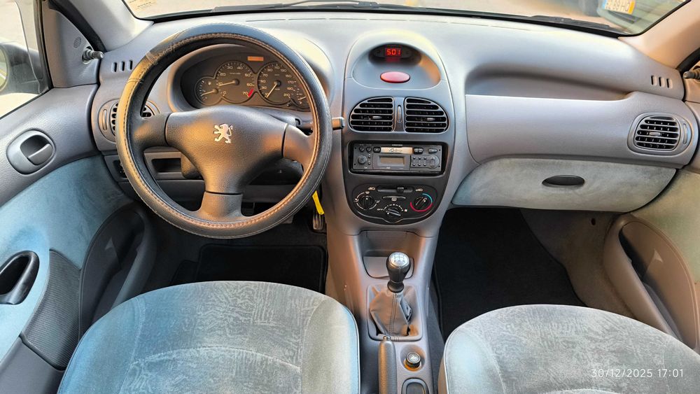 Peugeot 206 1.1 muito bom estado geral