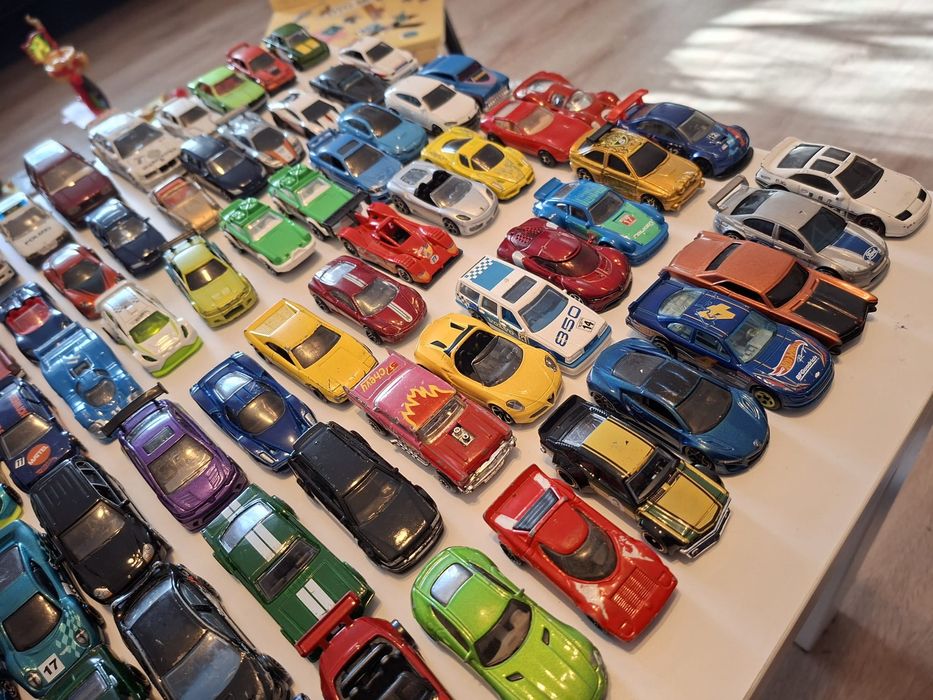 Modele resoraki skala 1.64 hot wheels Majorette matchbox Siku 5