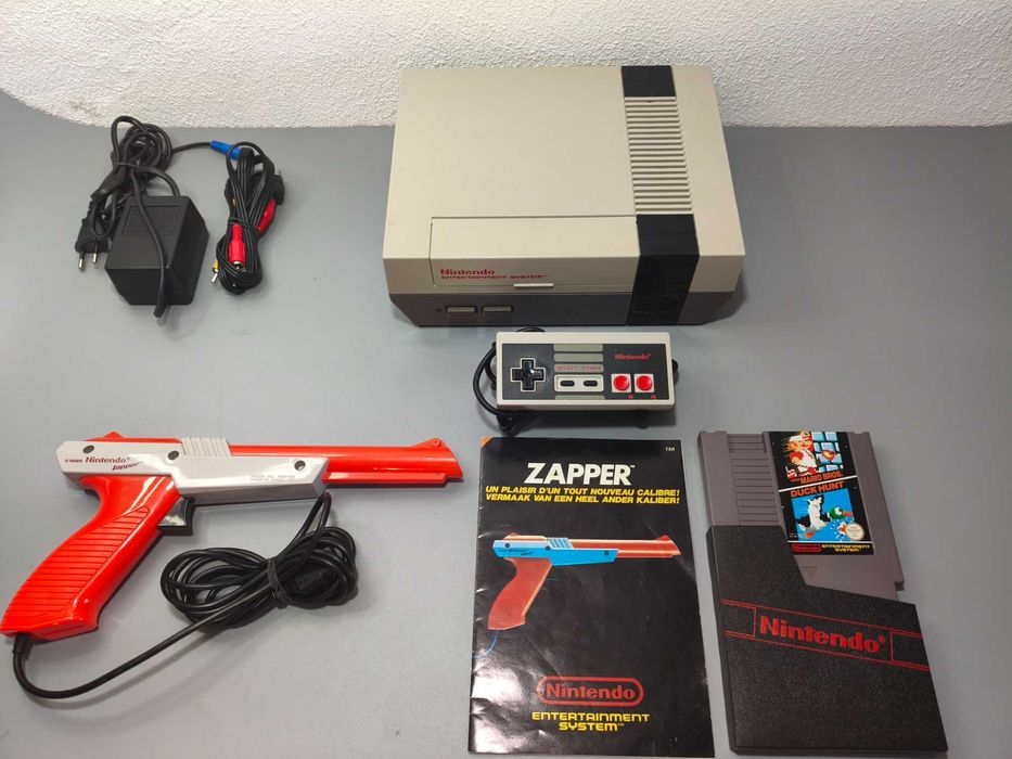 Nintendo (NES) + Zapper & Mario Duckhunt