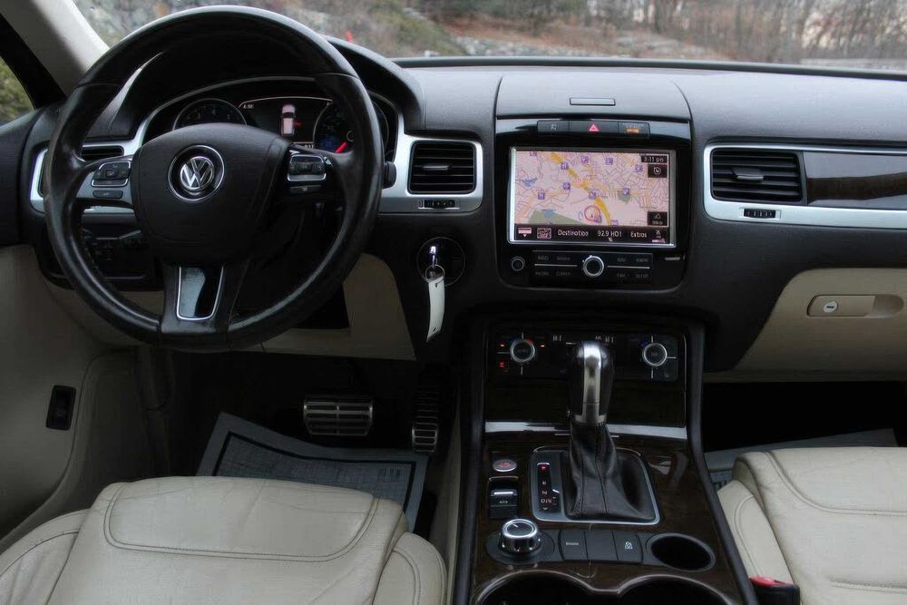 Volkswagen Touareg TDI Sport      2015