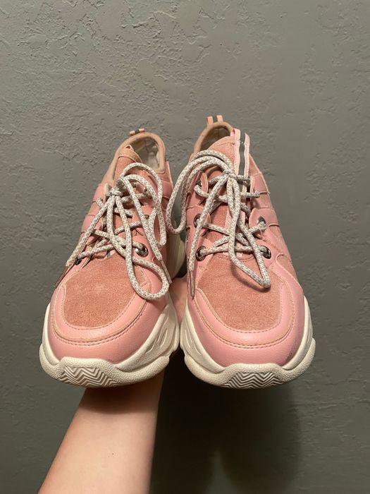 Кросівки жіночі 38р