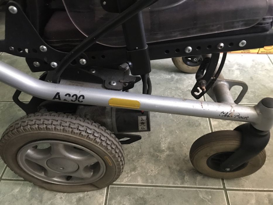 Wózek imwalidzki elektryczny