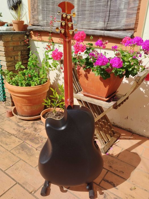 Ovation Legend 2077AX Acoustic-Electric Guitar / Guitarra