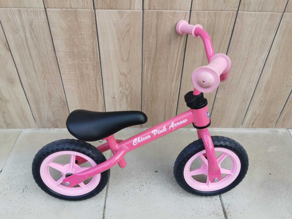 Bicicleta sem pedais menina