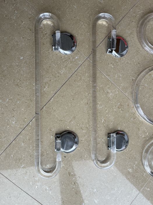 Toalheiros em aqurilico