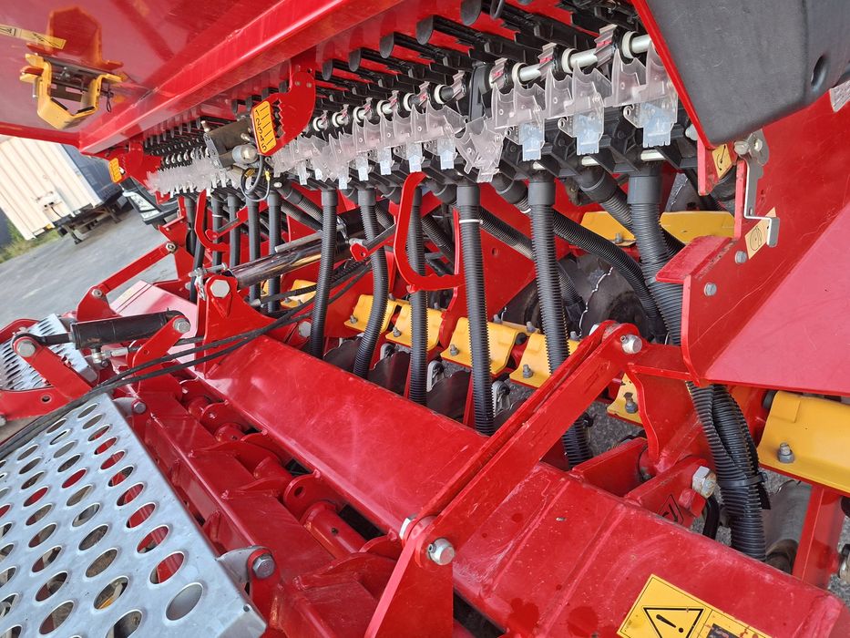 Vaderstad Rapid 300C, 2021r, 455ha, podsiewacz nawozu