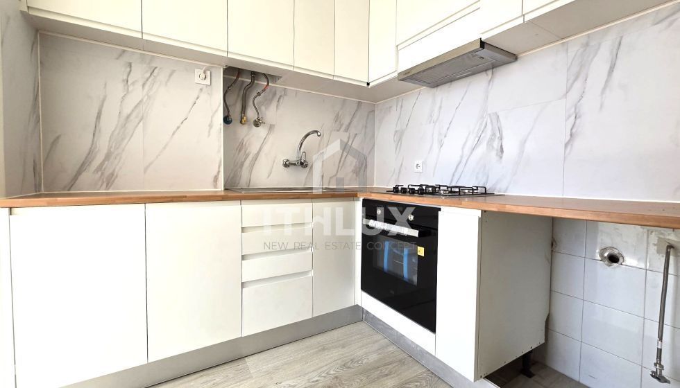 Apartamento T2 com 2 WC -Remodelado com vista rio na Graça