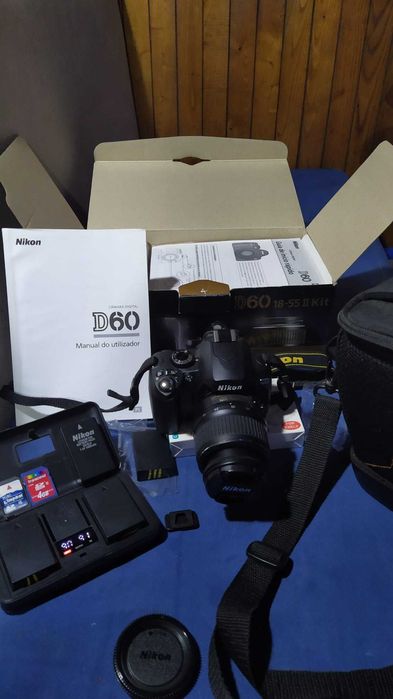 Vendo ou troco máquina fotográfica "NIKON" D60