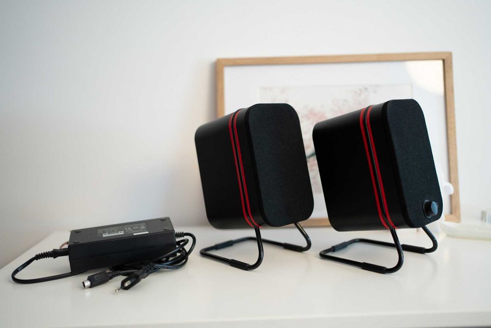 Colunas Hi-Fi Audyssey – som premium e design moderno