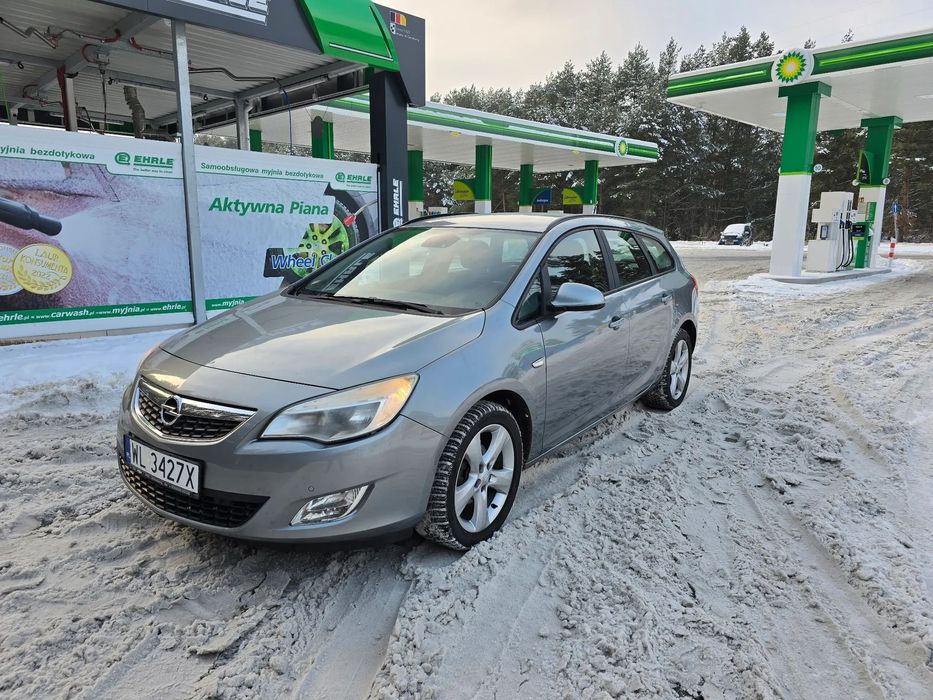 Opel Astra J kombi 1.4 Turbo benzyna klima super wyposażenie stan b.dobry !