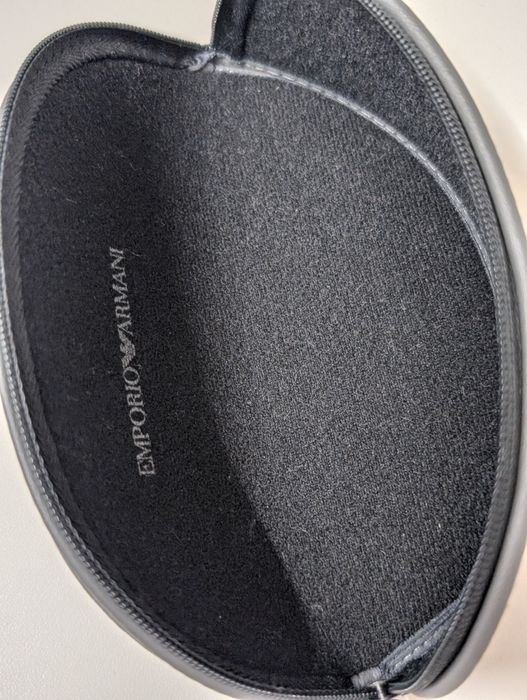 Oryginalne etui Armani na okulary / okulary przeciwsłoneczne