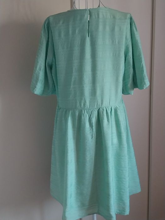 Vestido Vila | Tamanho 38 | corte evasé com mangas curtas