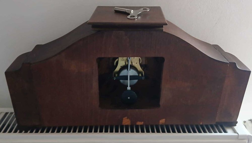 Stary zegar kominkowy