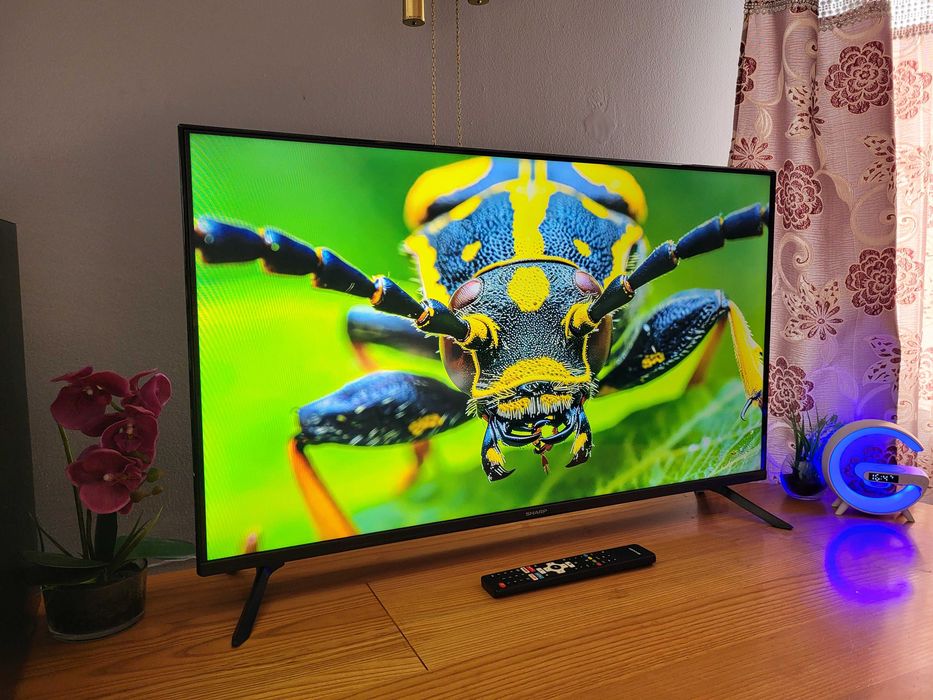 Sharp 40" smart tv , dvbt2 hevc