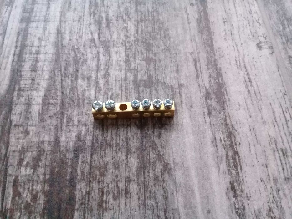 Шина нульова 1 шт на 6 отворів (нова)