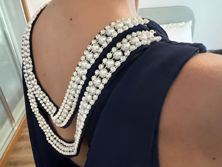 Macacão sem costas com pérolas