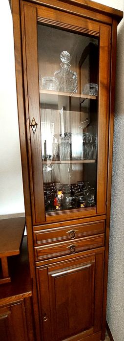 Móvel de tv com lateral, em madeira maciça de cerejeira