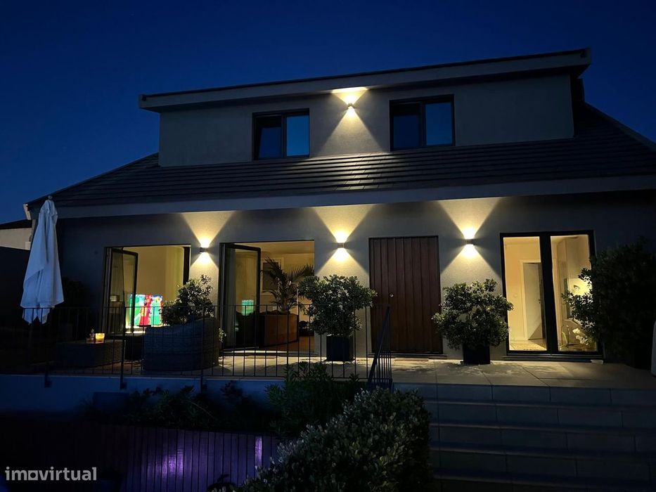 Moradia T2 Isolada com Piscina e Jardim