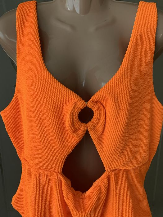 Купальник жіночий суцільнийЄвропа