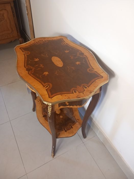 Konsola stoliczek antyk styl Ludwik XV intarsja gięte nóżki mosieżneI