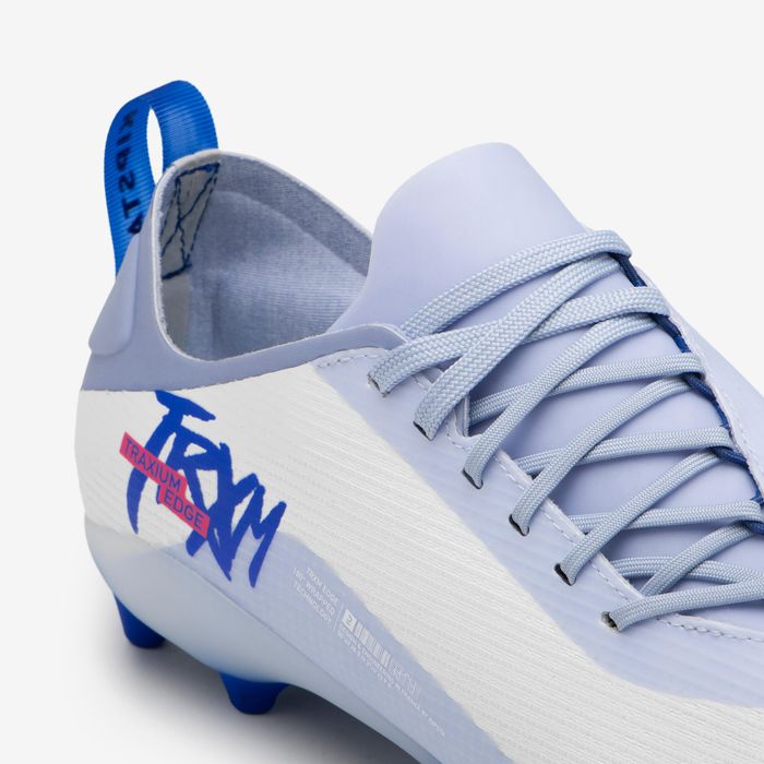 CHUTEIRAS DE FUTEBOL TRAXIUM EDGE AG/FG BRANCO/AZUL