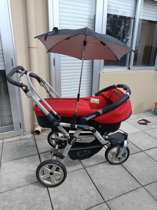 Vendo conjunto de transporte para bebé.