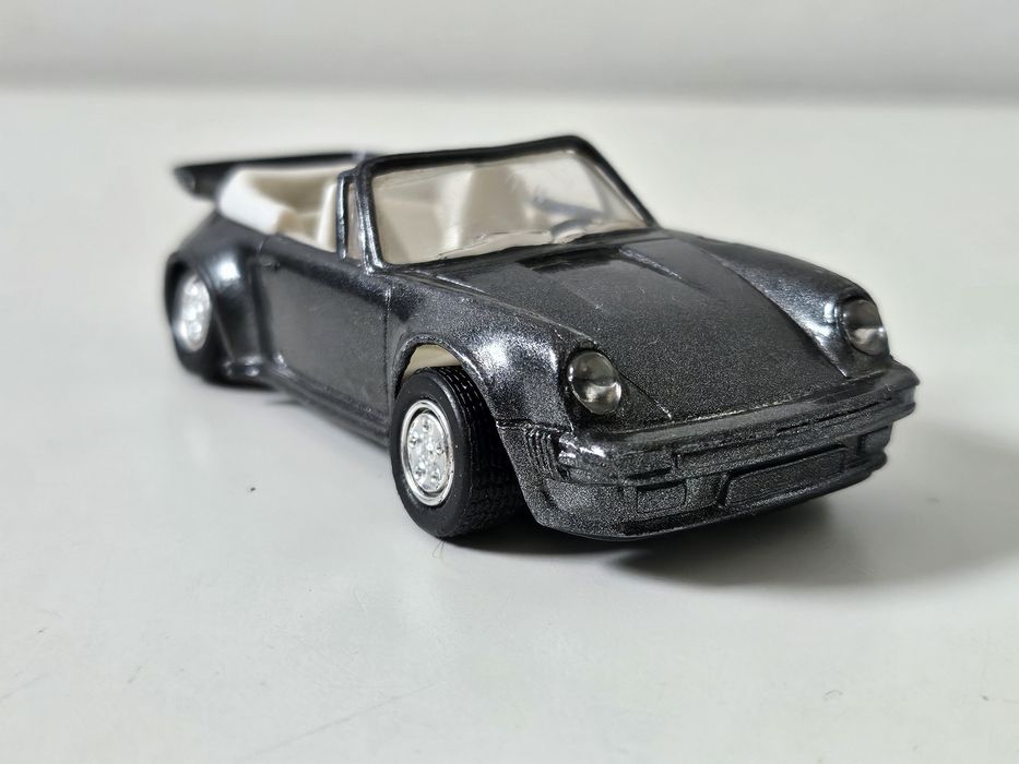 Model samochodu Porsche 911 Cabriolet Deles 1991 Skala 1:43