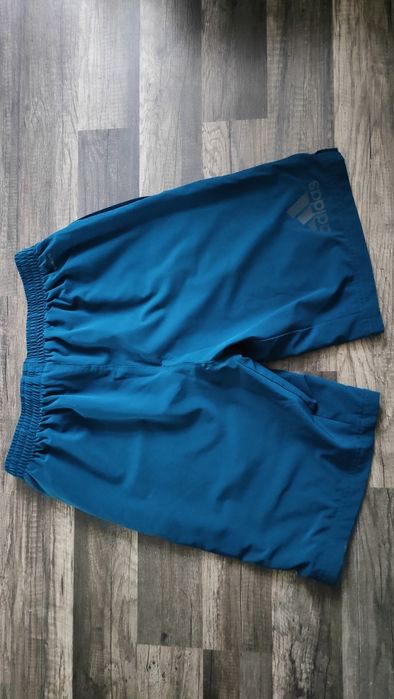 świetne treningowe spodenki Adidas jak nowe 176