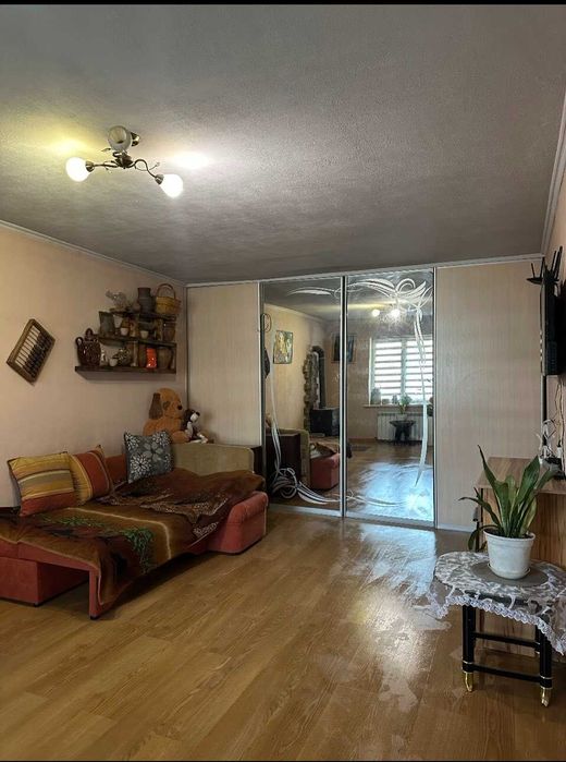 Продаж частини будинку в центрі міста!! Супер локація!