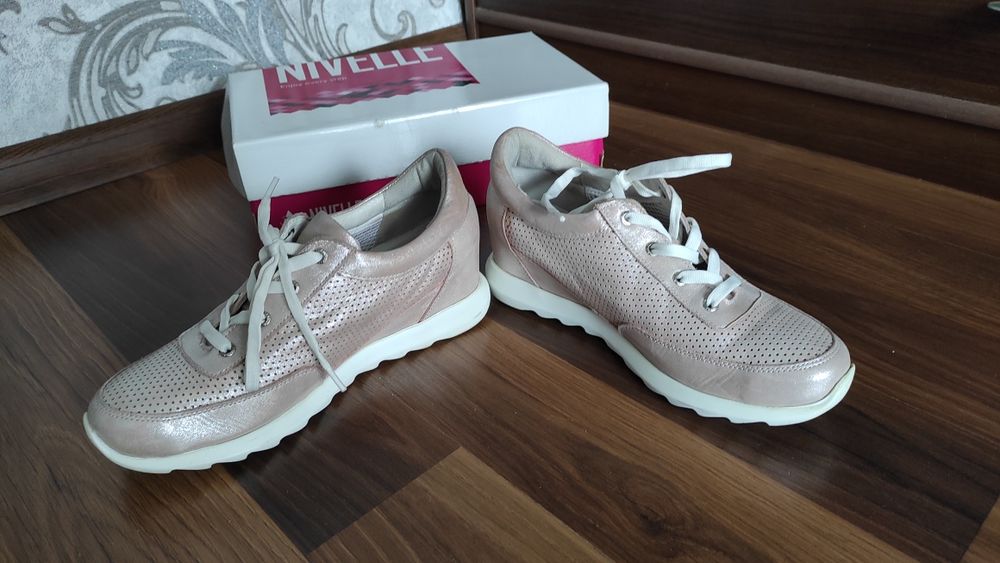 Мокасіни, натуральна шкіра,  37,5 -38р