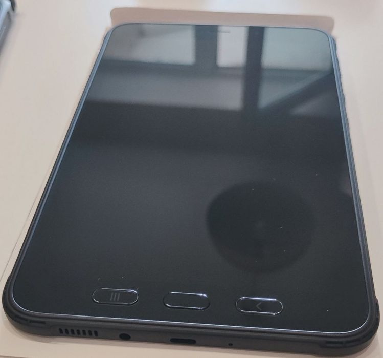 Надійний планшет для роботи в екстремальних умовах