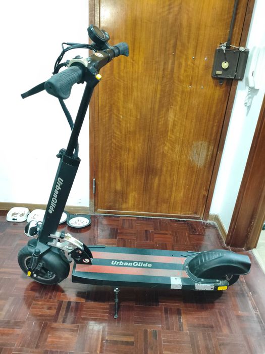 Trotinete urbanglide com pneu furado e sem carregador