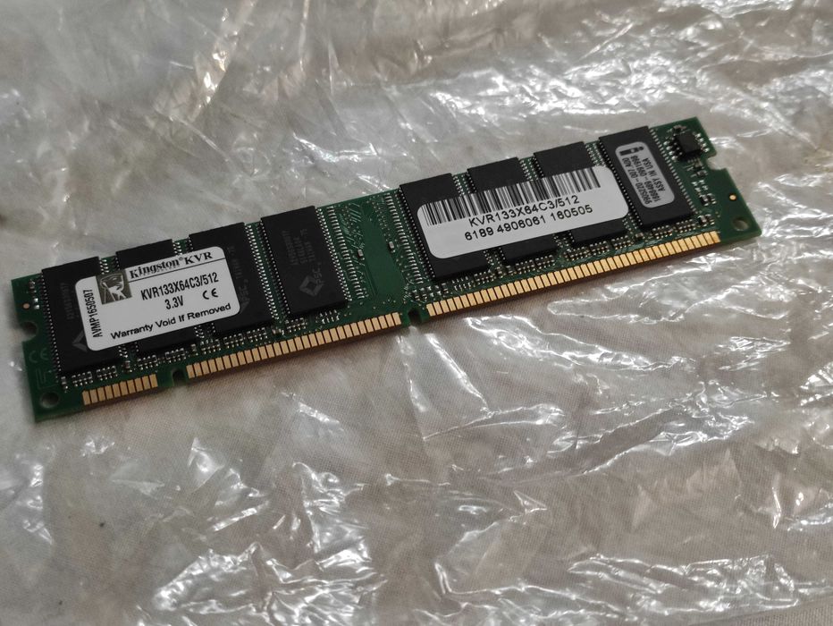 3 Memórias DIMM SDRAM PC133