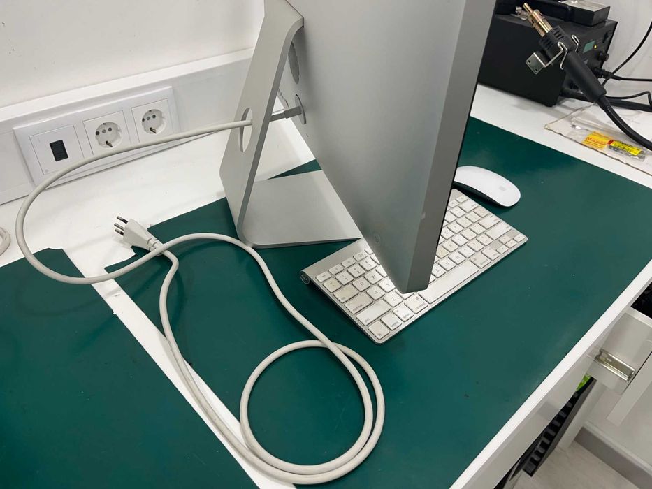 Computador iMac de 21.5 polegadas da Apple (2011)