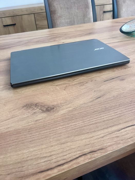 ACER V5-572PG com ecra tatil