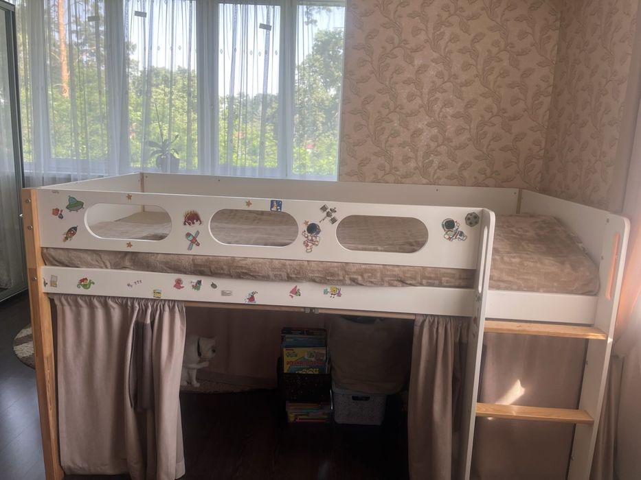 Дитяче ліжко з матрасом