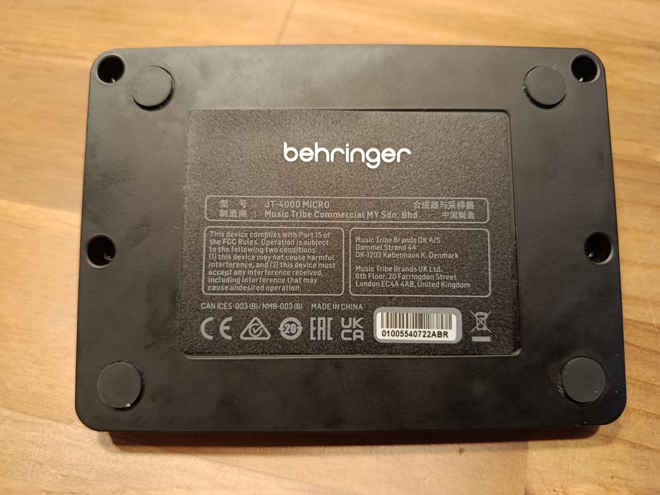 Behringer Syntezator JT-4000 Micro